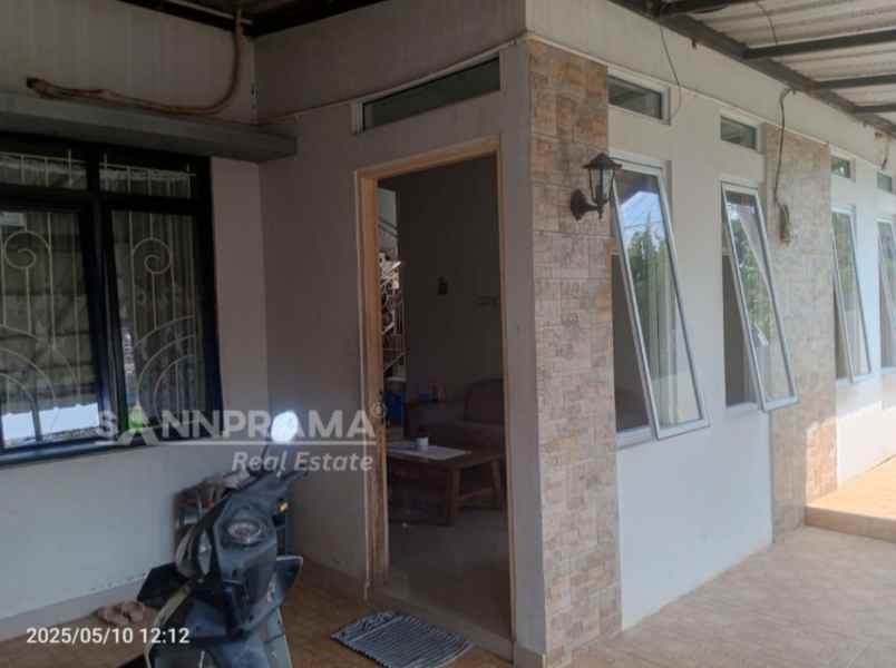 dijual rumah hook 1 5 lantai di griya melati mas gdc