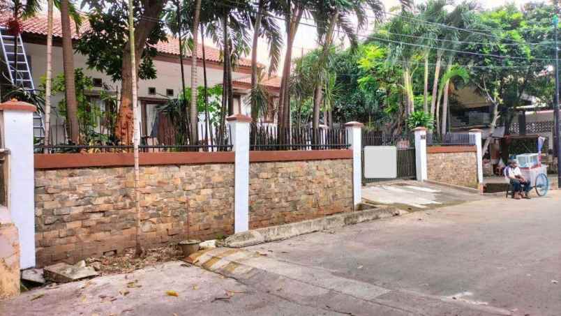 dijual rumah hook murah di mampang prapatan