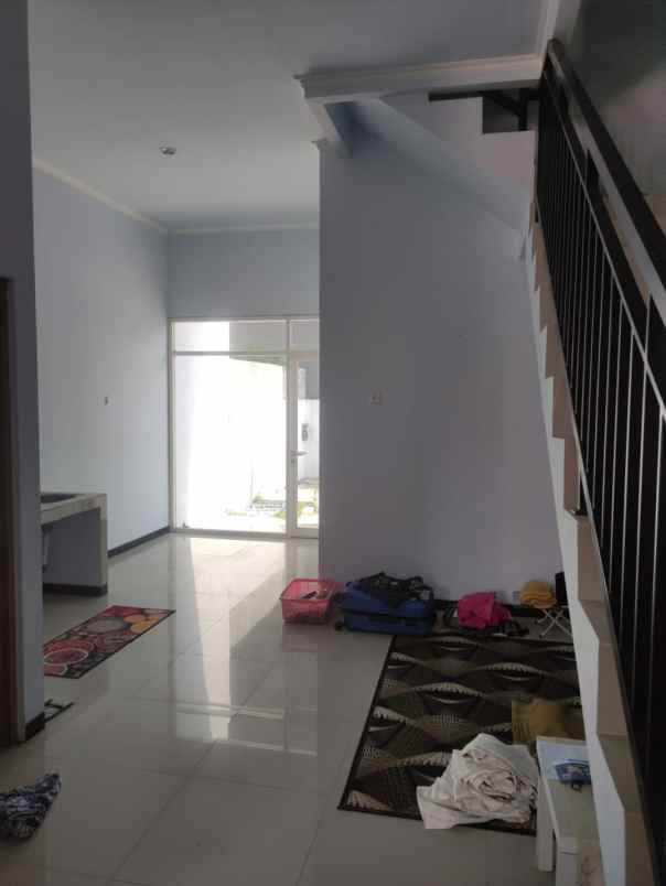 dijual rumah ikip gunung anyar