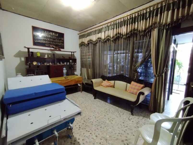 dijual rumah jajar laweyan surakarta