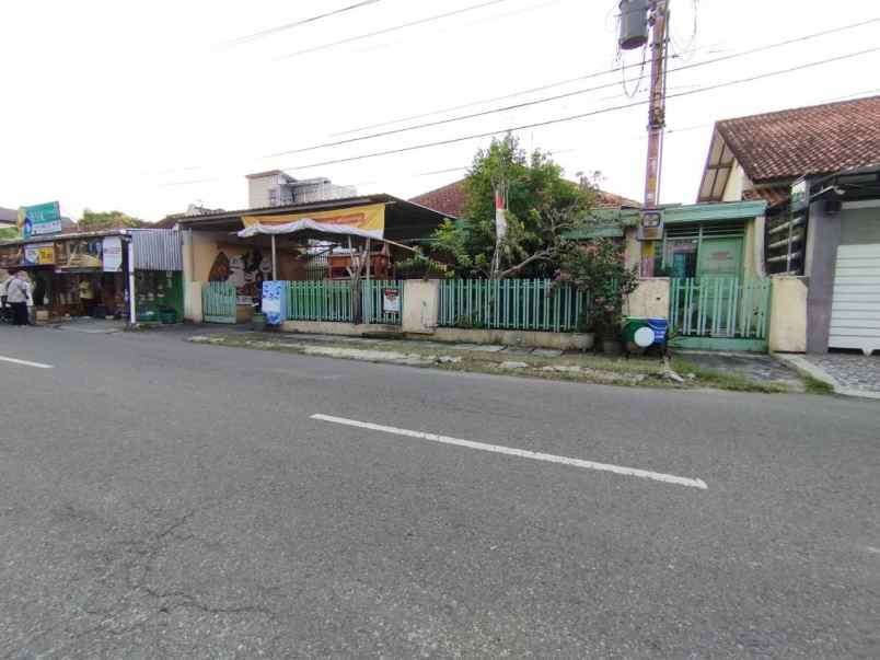 dijual rumah jajar laweyan surakarta