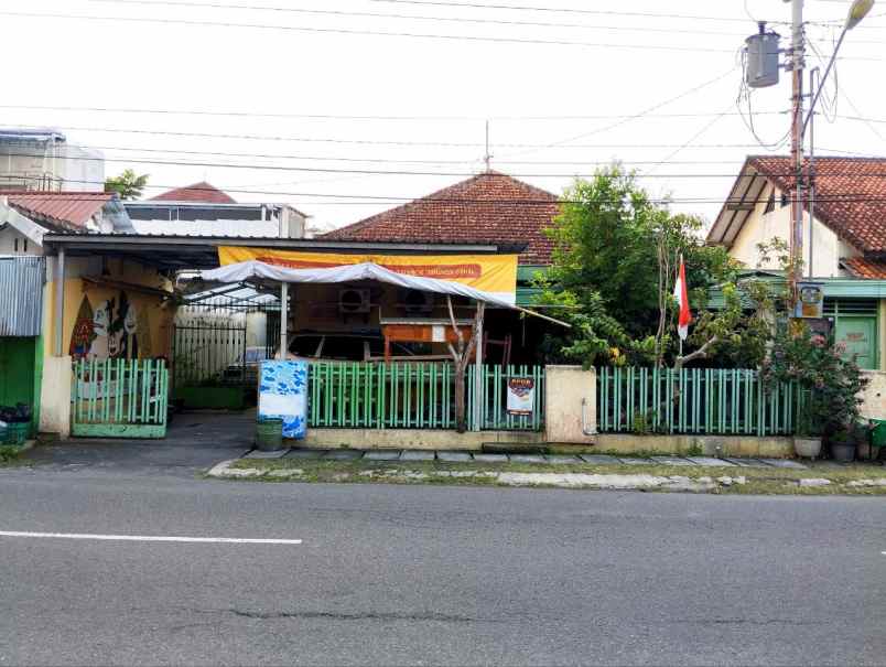dijual rumah jajar laweyan surakarta