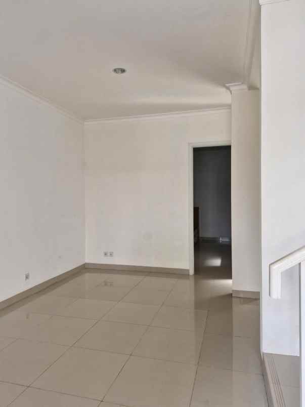 dijual rumah jakarta garden city