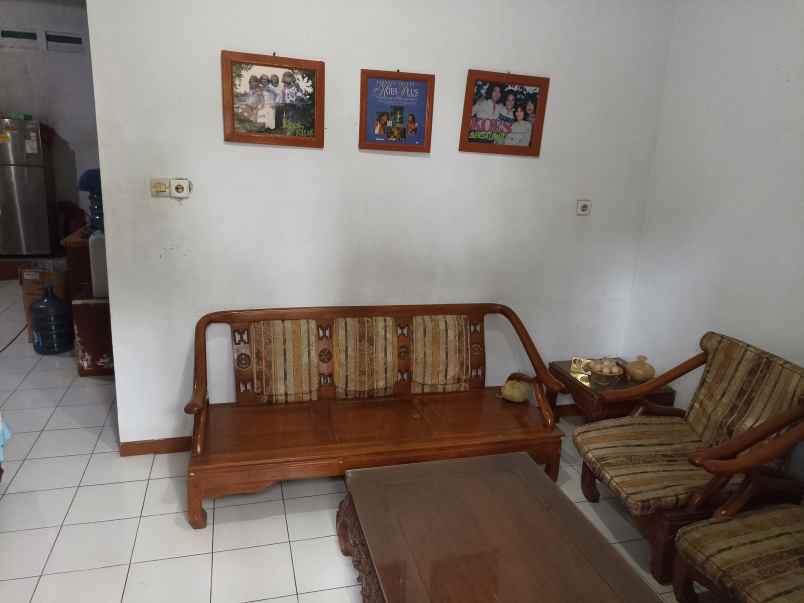 dijual rumah jalan celepuk 2 no 52