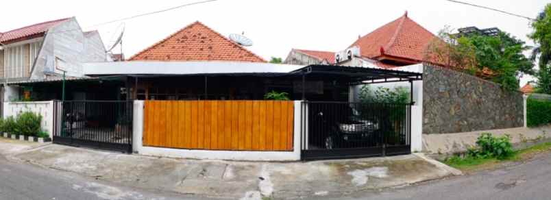 dijual rumah jalan cisadane surabaya