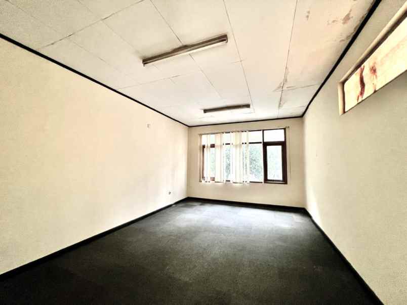 dijual rumah jalan darmawangsa