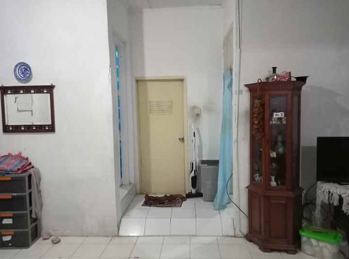 dijual rumah jalan flamboyan adiraga