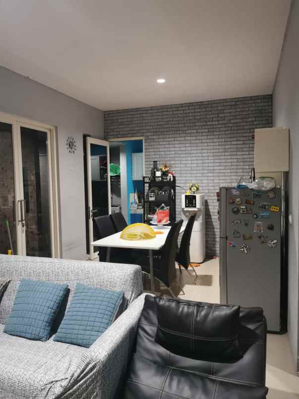 dijual rumah jalan green hill citraland