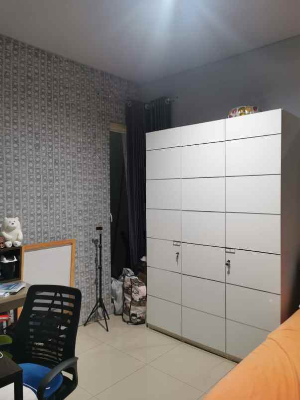 dijual rumah jalan green hill citraland