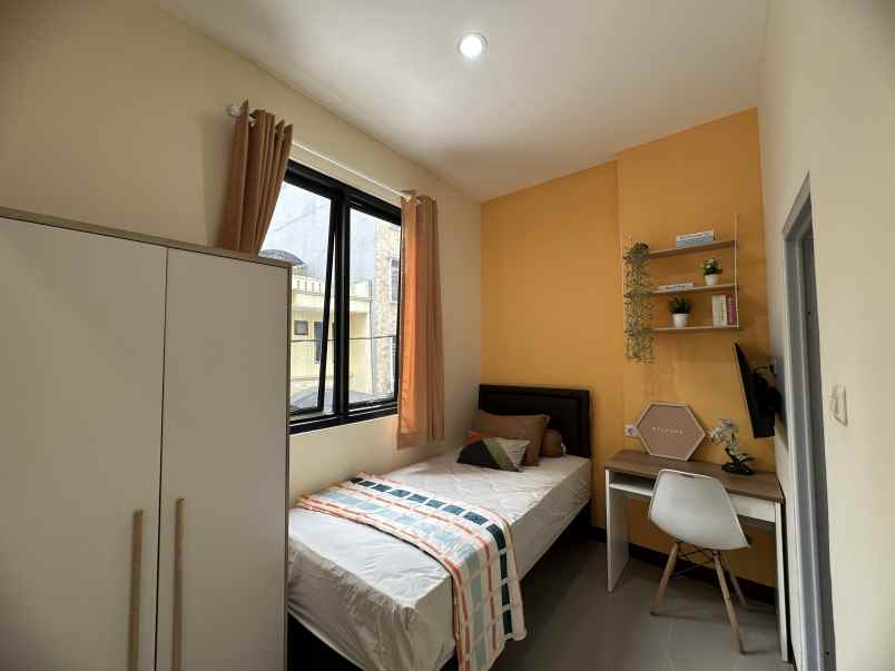 dijual rumah jalan kh moh mansyur gang