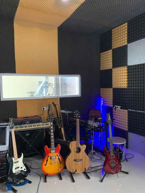 dijual rumah jalan mars venus tata