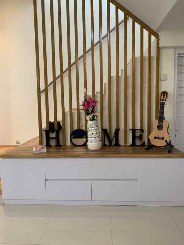 dijual rumah jalan mars venus tata