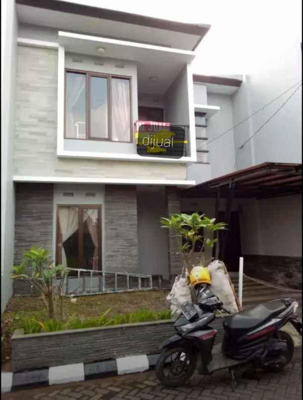 dijual rumah jalan pesantren