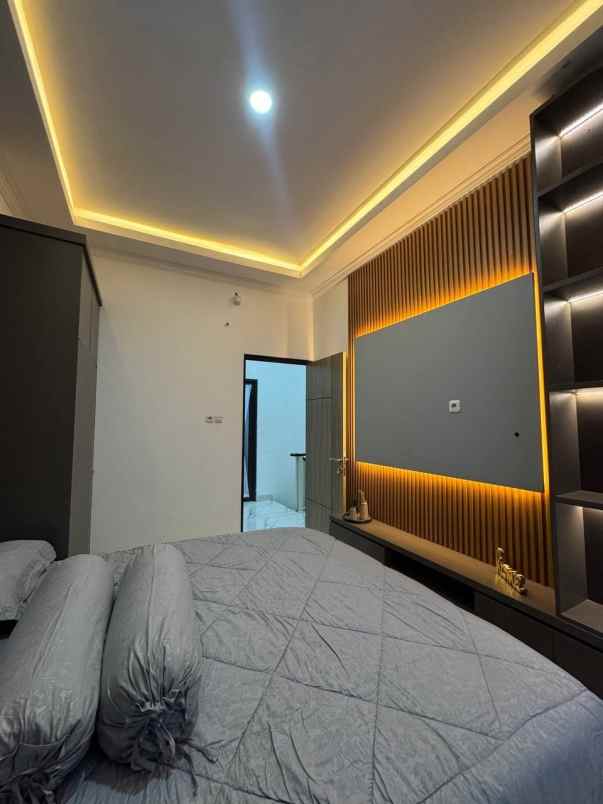 dijual rumah jalan radar auri cimanggis