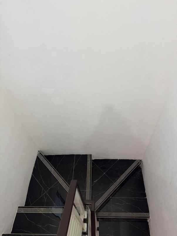 dijual rumah jalan radar auri cimanggis