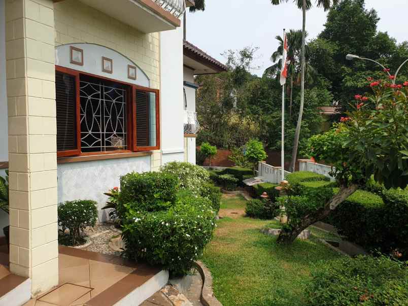 dijual rumah jalan raya cinere komplek