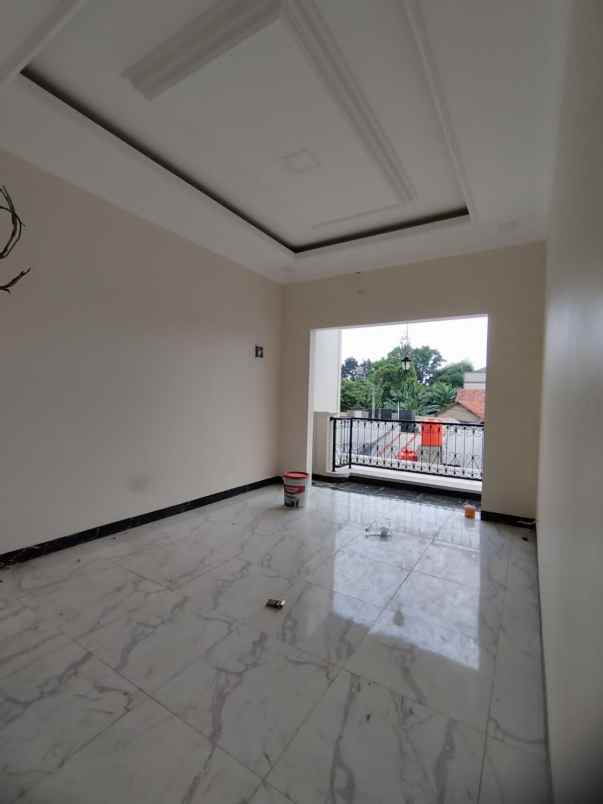 dijual rumah jalan raya kalimulya kp