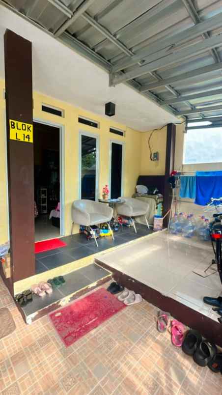 dijual rumah jalan raya meruyung cinere