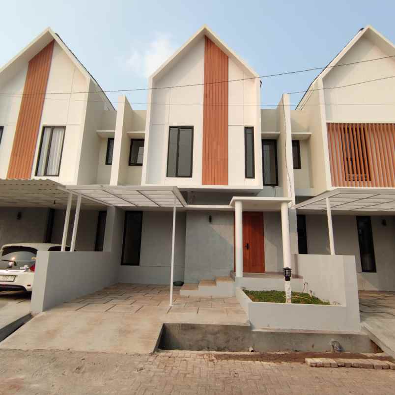 dijual rumah jalan raya mess