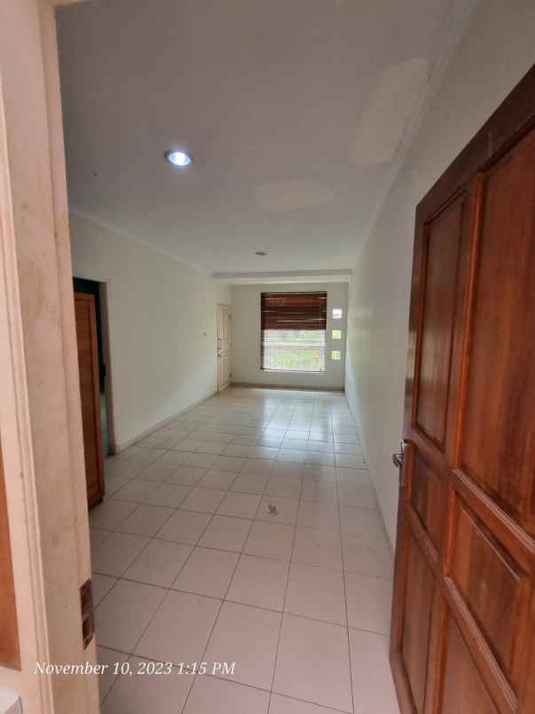 dijual rumah jalan raya pangkalan jati