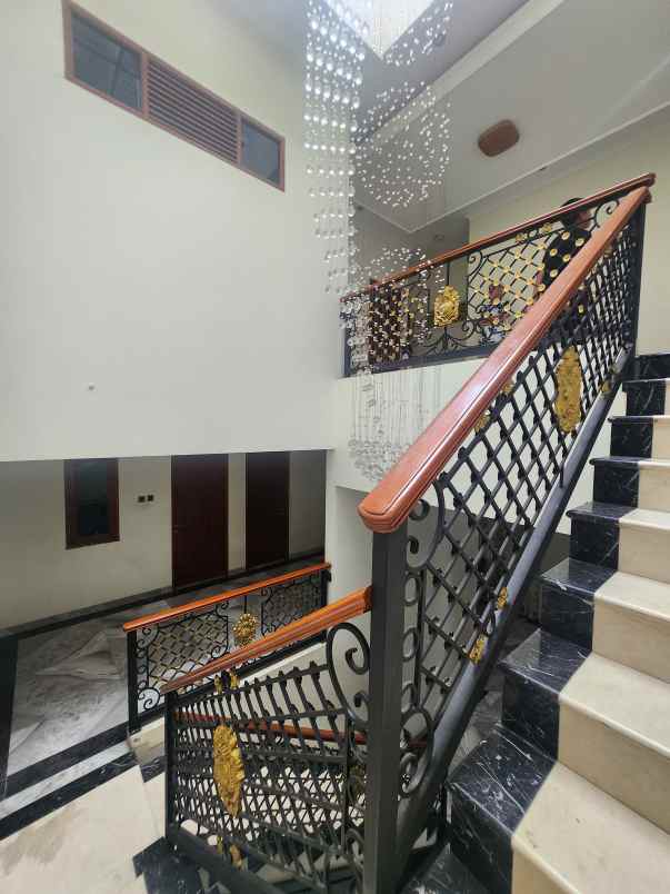 dijual rumah jalan raya panjang cidodol