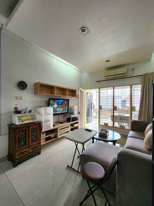 dijual rumah jalan raya pondok indah mal 2