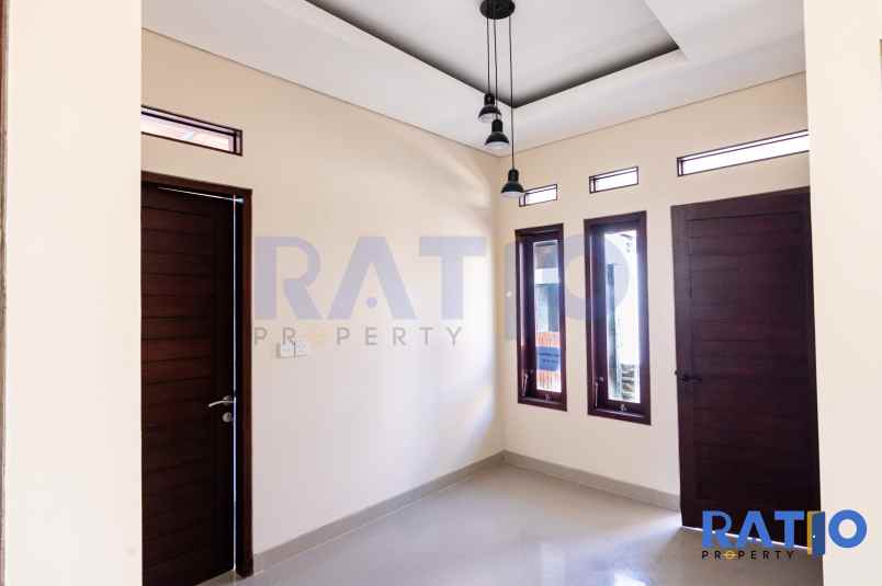 dijual rumah jalan udayana blahbatauh