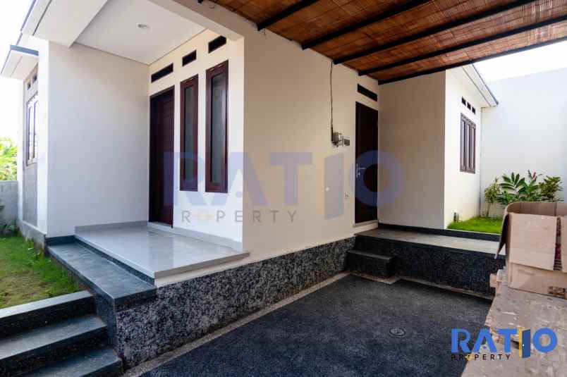 dijual rumah jalan udayana blahbatauh