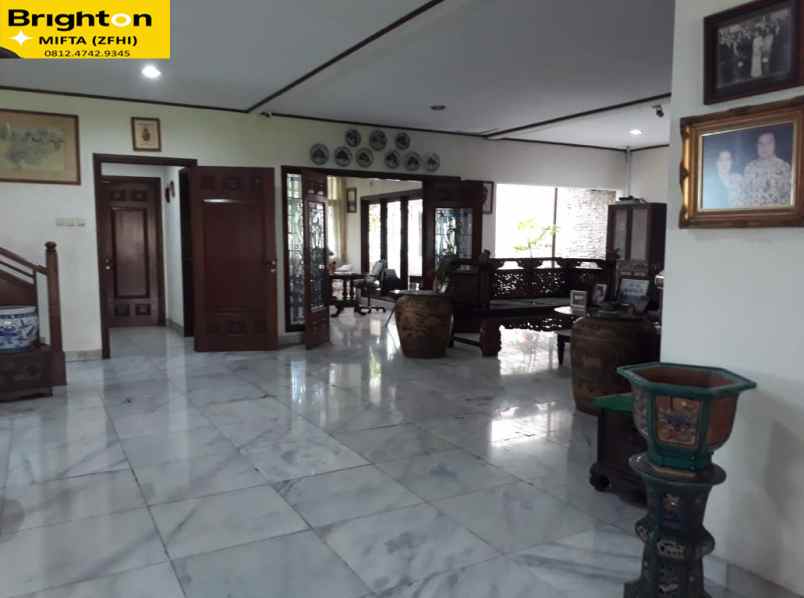 dijual rumah jalan utama pondok indah