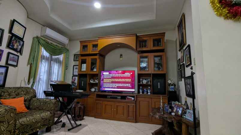 dijual rumah jatibening baru