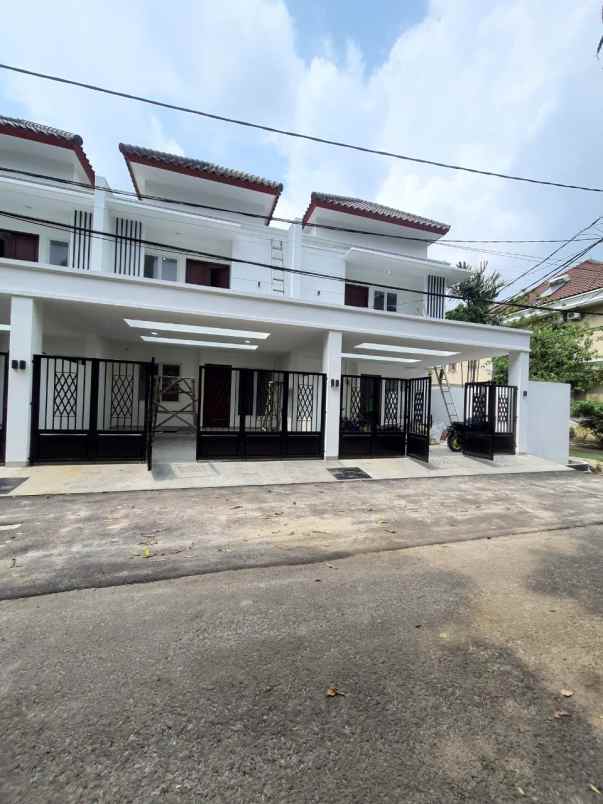 dijual rumah jatipadang