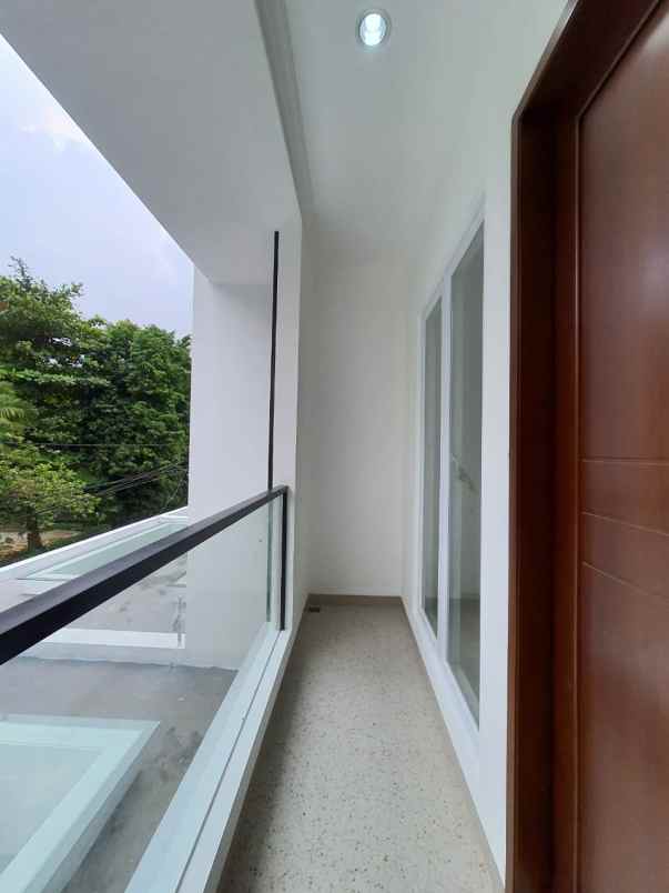 dijual rumah jatipadang