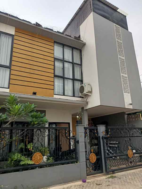 dijual rumah jatirahayu pondok melari