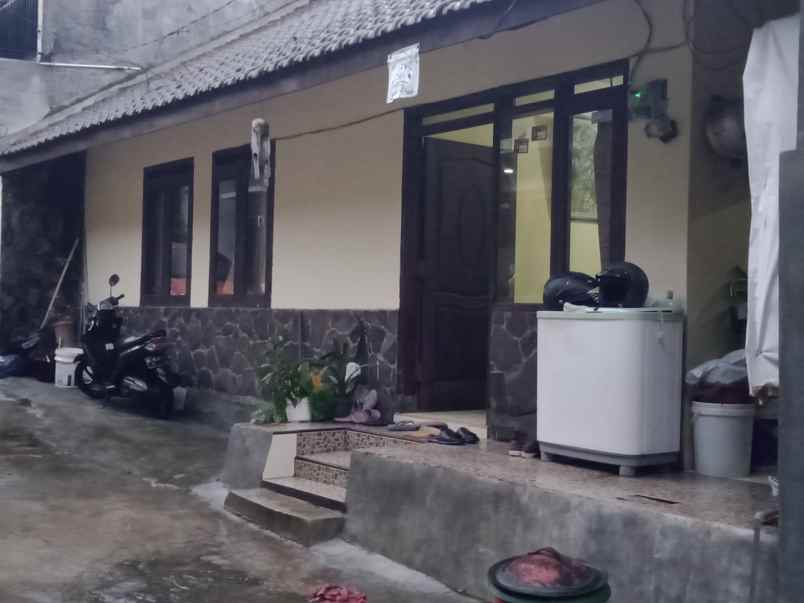 dijual rumah jl abdul gani