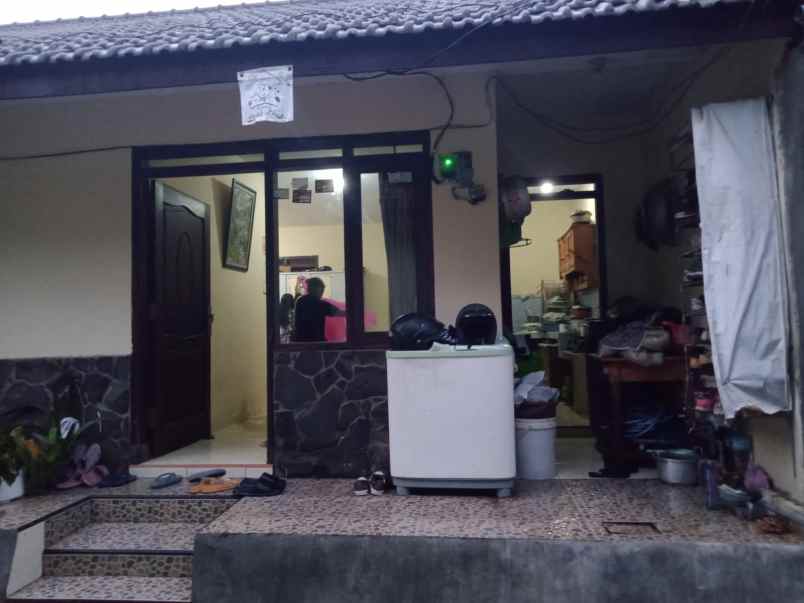 dijual rumah jl abdul gani