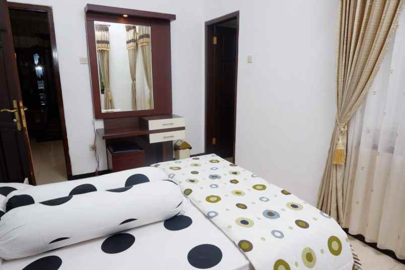 dijual rumah jl abdul gani atas