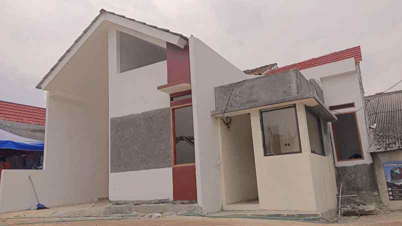 dijual rumah jl al hawi