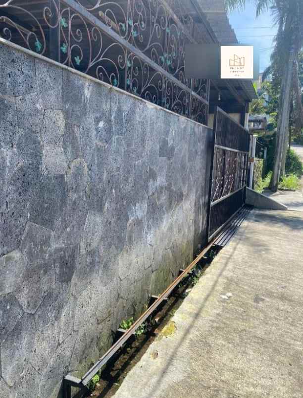 dijual rumah jl babakan jeruk pasteur