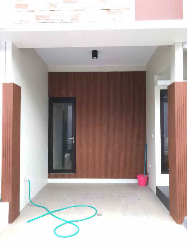 dijual rumah jl benda