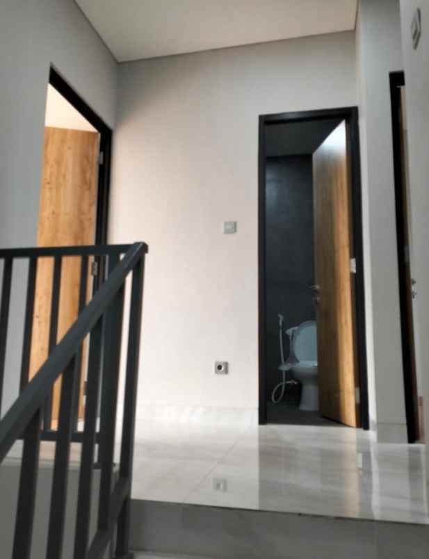 dijual rumah jl bhinneka ii