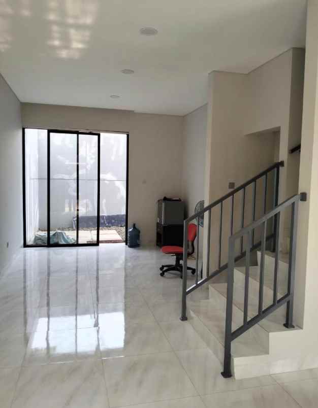 dijual rumah jl bhinneka ii