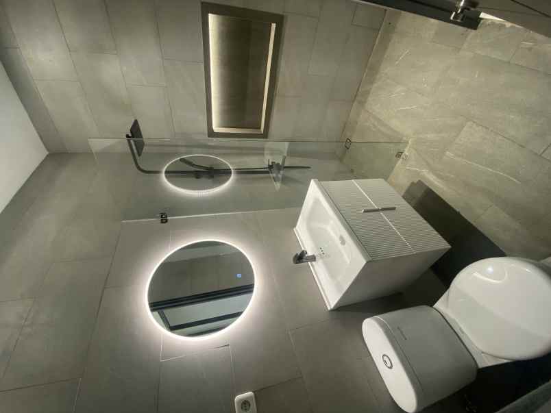 dijual rumah jl bsd raya vanya park