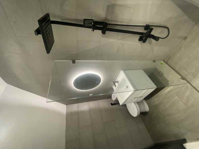 dijual rumah jl bsd raya vanya park