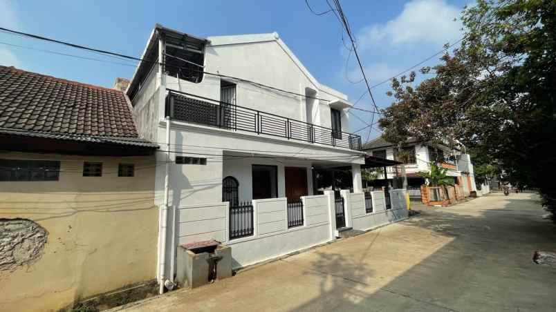 dijual rumah jl caman raya jatibening