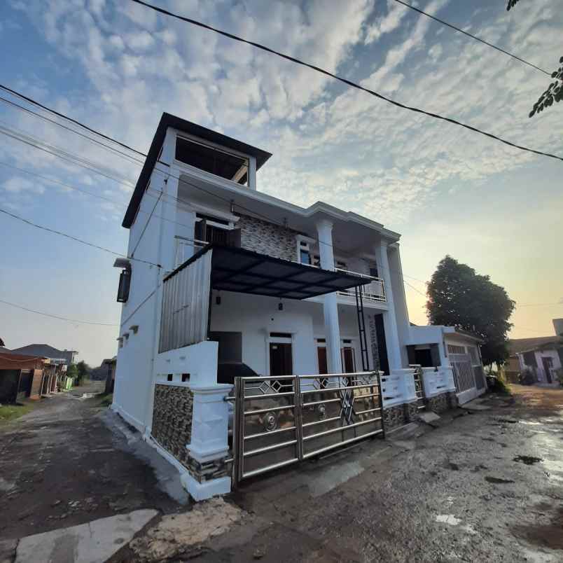 dijual rumah jl cibeber kec leuwilang