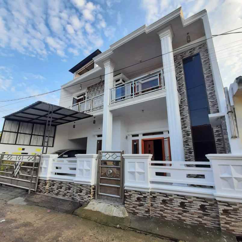 dijual rumah jl cibeber kec leuwilang