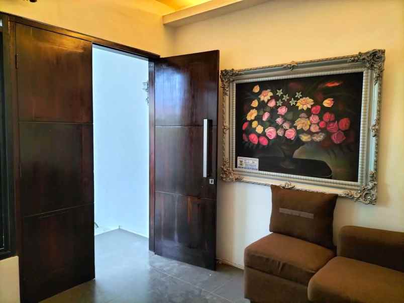 dijual rumah jl cihanjuang