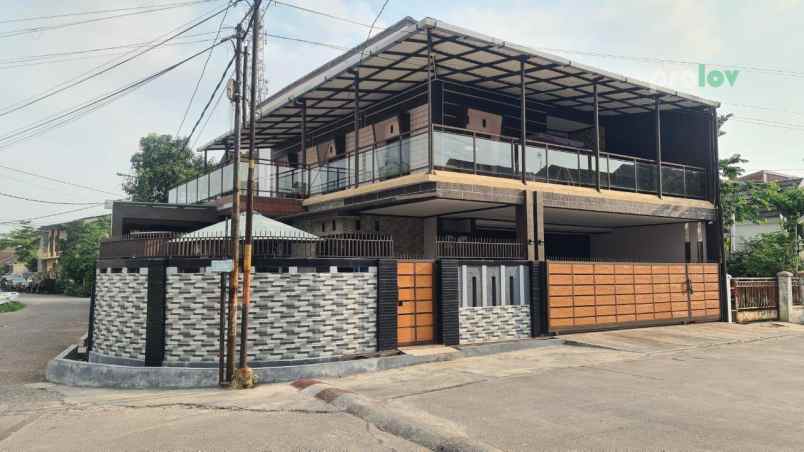 dijual rumah jl cipaganti graha