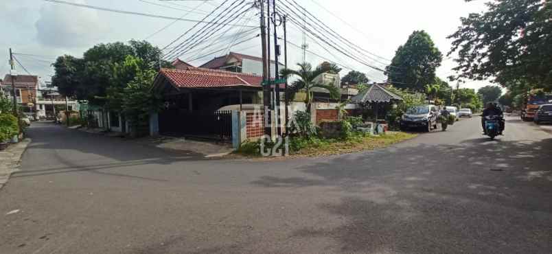 dijual rumah jl cipinang kebembem