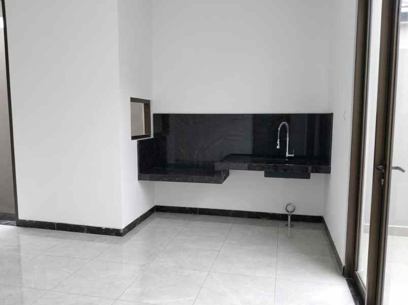 dijual rumah jl godean km 10